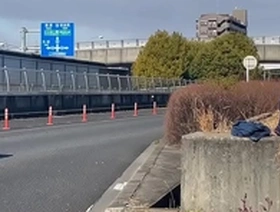 Mayu-chan, a female crossdresser, gets some outdoor action on the national road and enjoys the feeling of being exposed to the public.