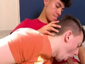 Gay amateurs Masyn Thorne and Luca Ambrose having fun with big cocks