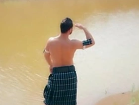 Are scottish men naked under skirt?